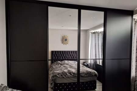 Boston double panel in black woodwork & mirror